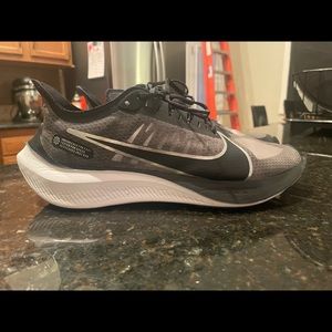 Nike Zoom Gravity women’s size 10